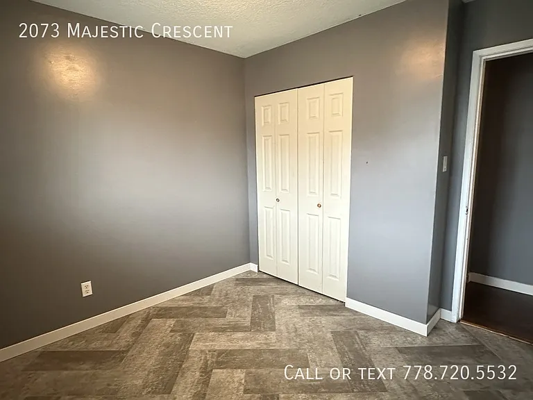 2073 Majestic Cres — Photo 14