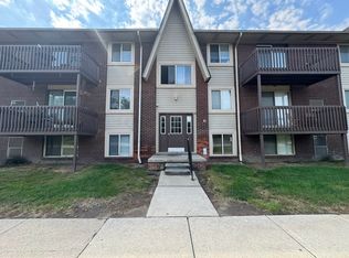 Sibley Road Apartments - E, New Boston, MI 48164
