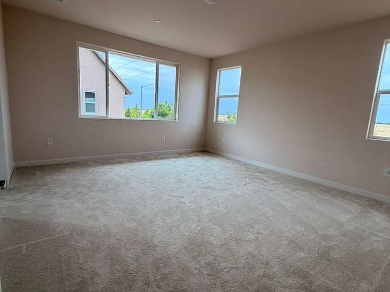 3950 Aura Way — Photo 32