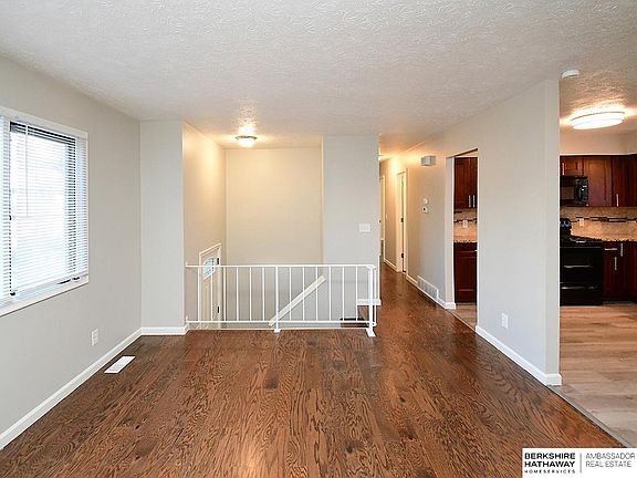 4th image of 11817 Golden Blvd