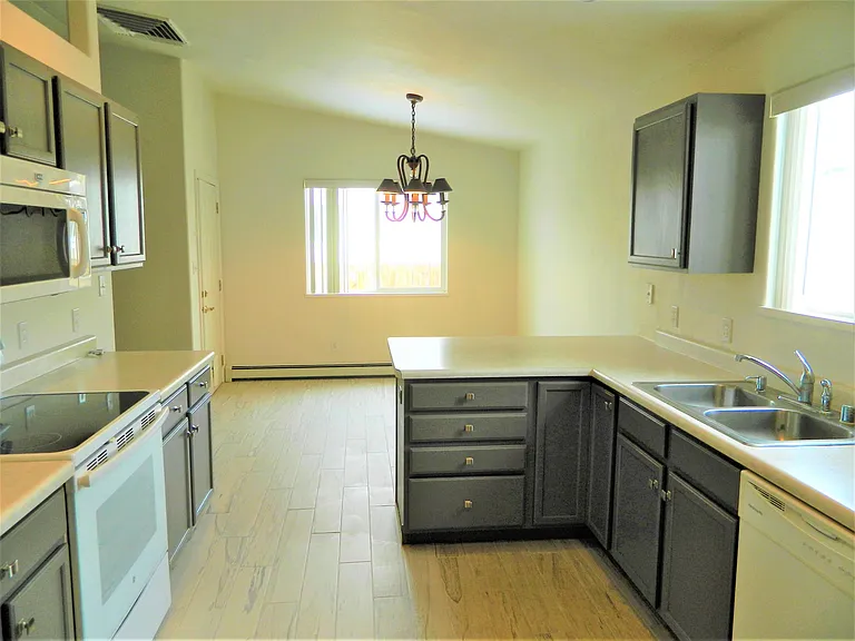 2810 Northstar Dr — Photo 3