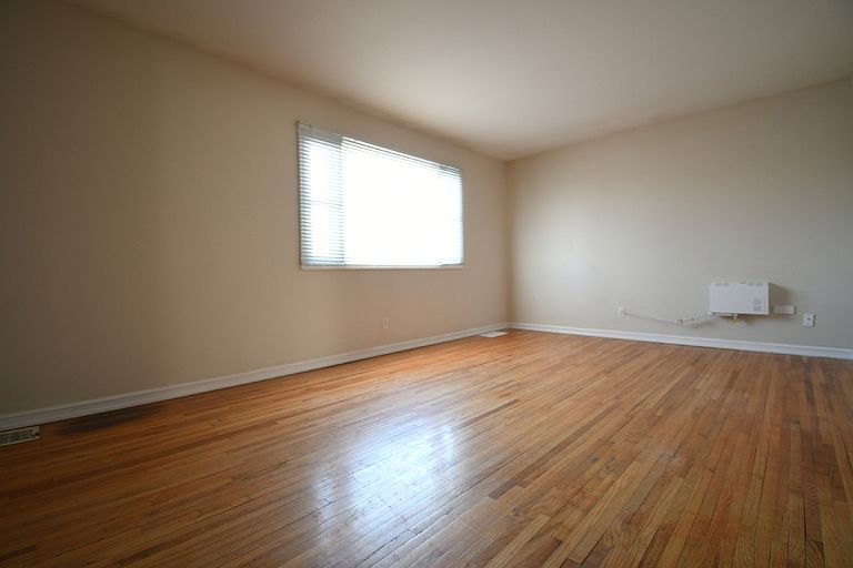2nd image of 841 Empress St