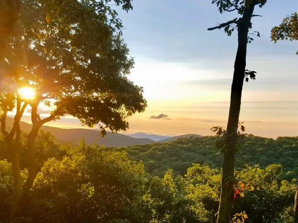 125 Valley View Ln, Wintergreen Resort, VA 22967