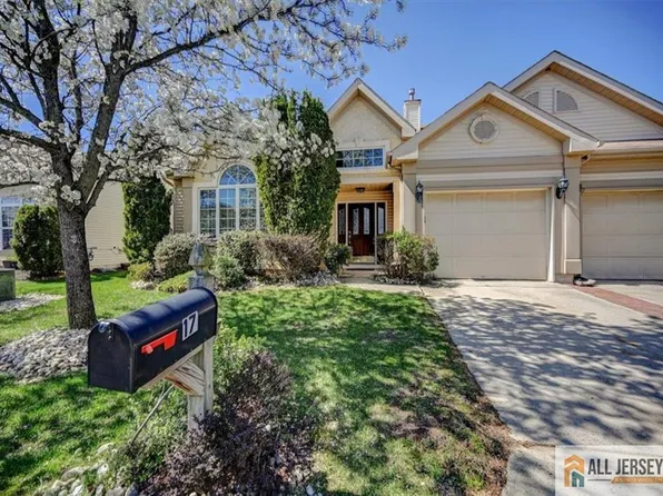 17 Umberland Pl, Monroe Township, NJ 08831