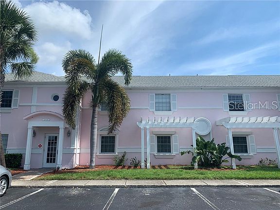 2nd image of 213 Seahorse Dr SE #C