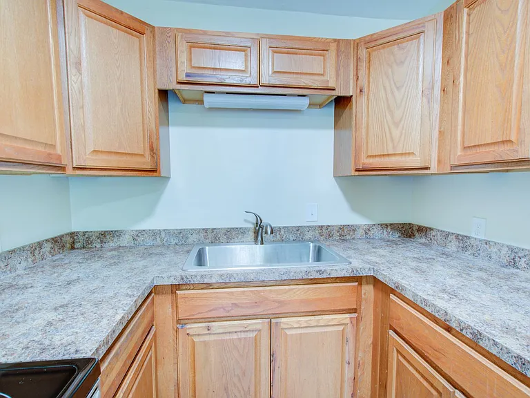 2912 Wesley St — Photo 14