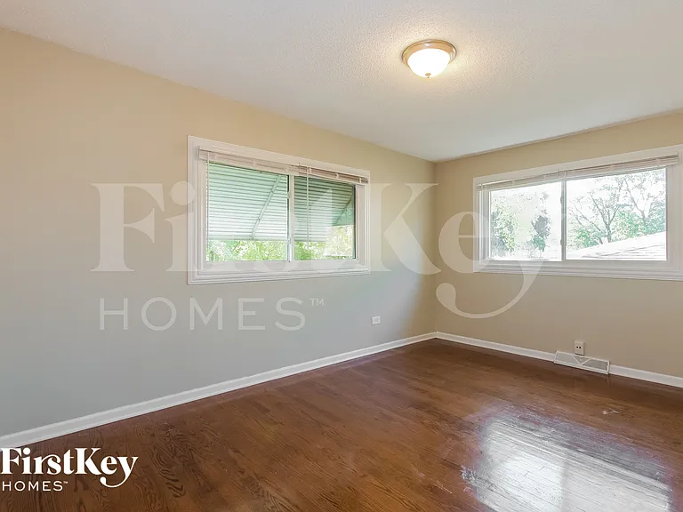 2108 Linden Ave — Photo 6