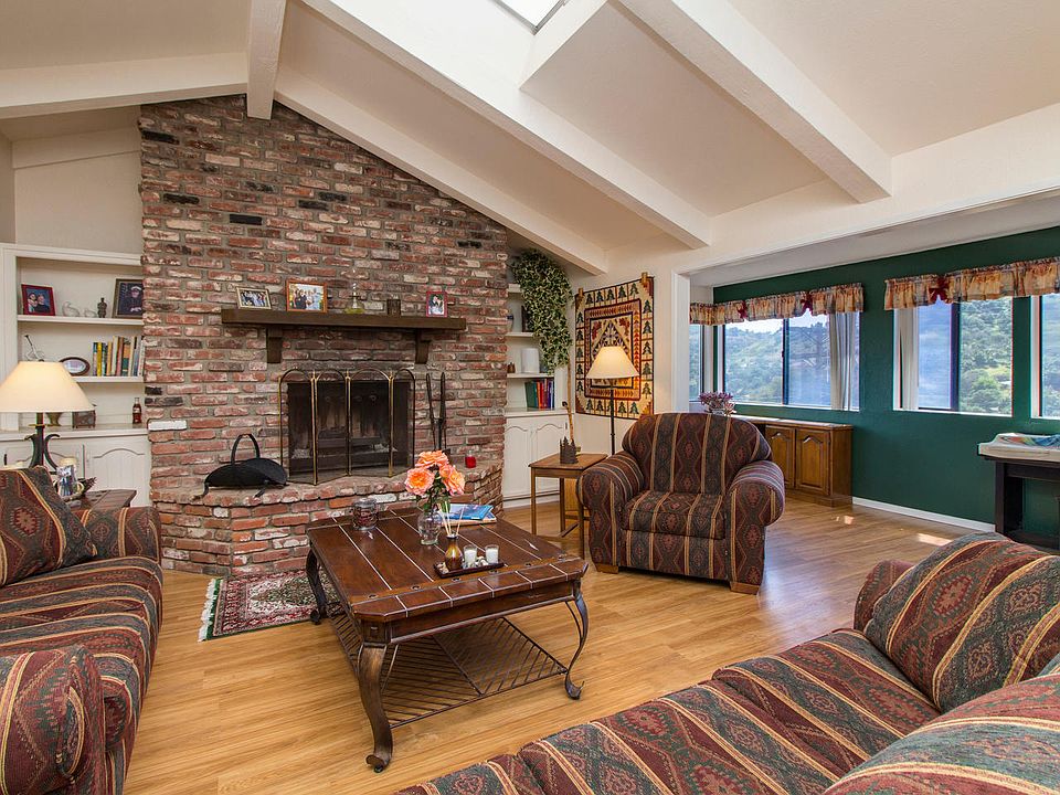 1st image of 1020 Vista Valle Camino