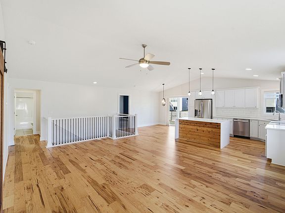 3rd image of 5307 Bradbury Ct