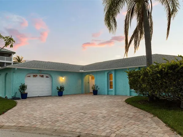 4909 Shoreview Ct, Port Richey, FL 34668