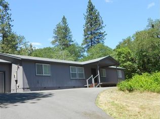 300 Mina Ln, Grants Pass, OR 97526
