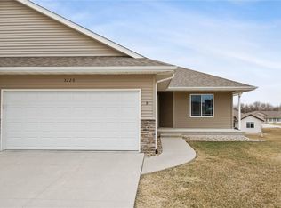 3220 Breyer St SW UNIT B, Cedar Rapids, IA 52404
