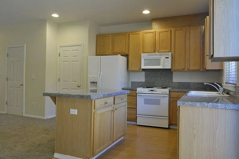 3 bed, 2.5 bath, 1284 sqft, $2,795 — Photo 4