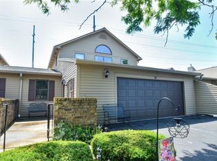 14 Glenn Abbey Cir #PVT, Rochester, NY 14612