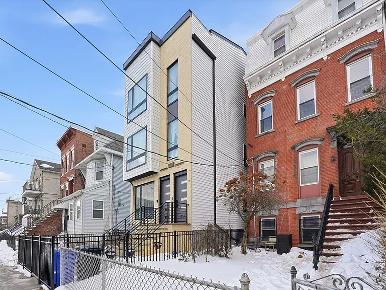 289 Forrest St #2 — Photo 15