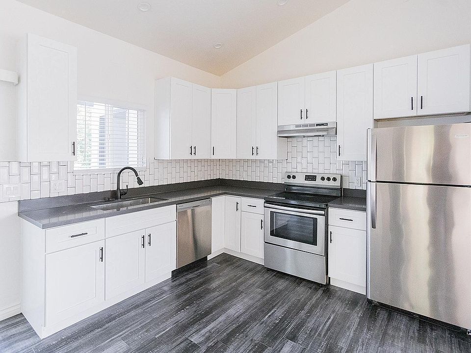 1st image of 3111 W Clarendon Ave
