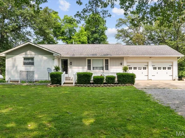 17 Wood Dr, Boulder, IL 62231