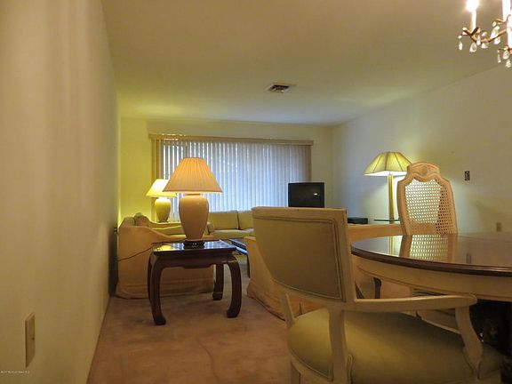 3rd image of 954A Aberdeen Dr