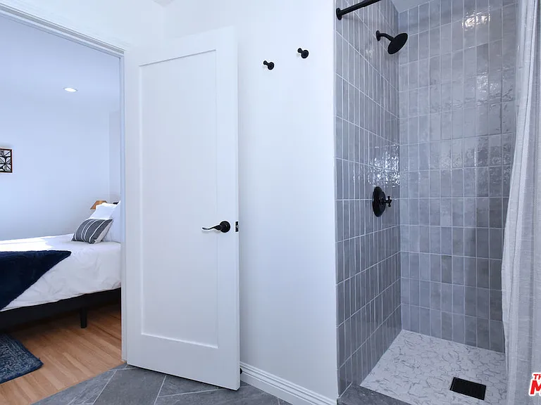 6167 Costello Ave — Photo 36