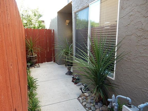 2nd image of 731 Las Palmas Dr