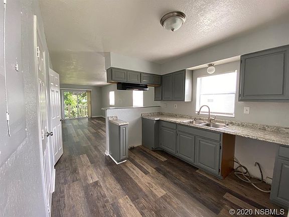 3rd image of 1705 Palmetto Ct