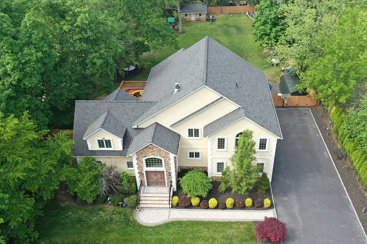 5 bed, 4800 sqft, $6,000 — Photo 2