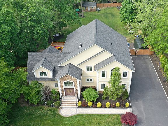 2nd image of 42 Willow Tree Rd