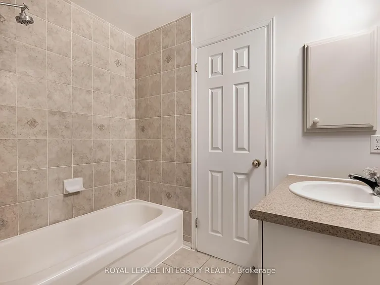 888 Longfields Dr — Photo 22