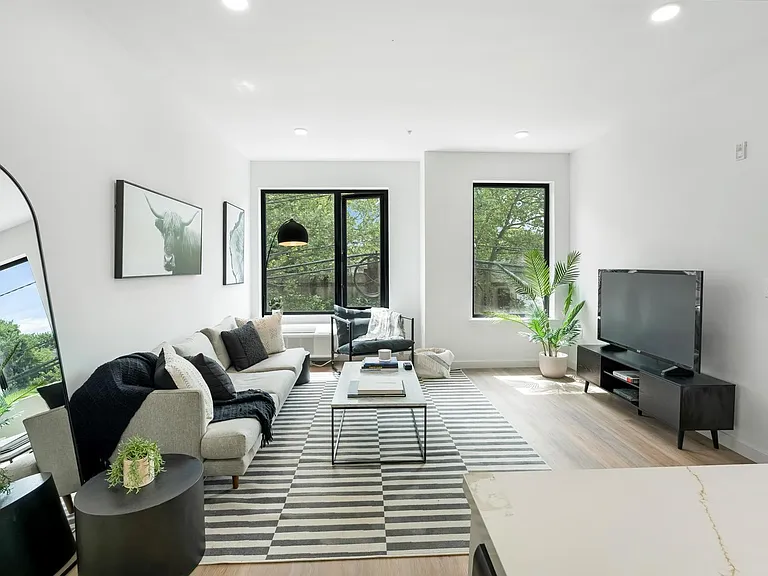 803 South — Photo 15