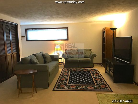 2nd image of 3137 Vista Pl W