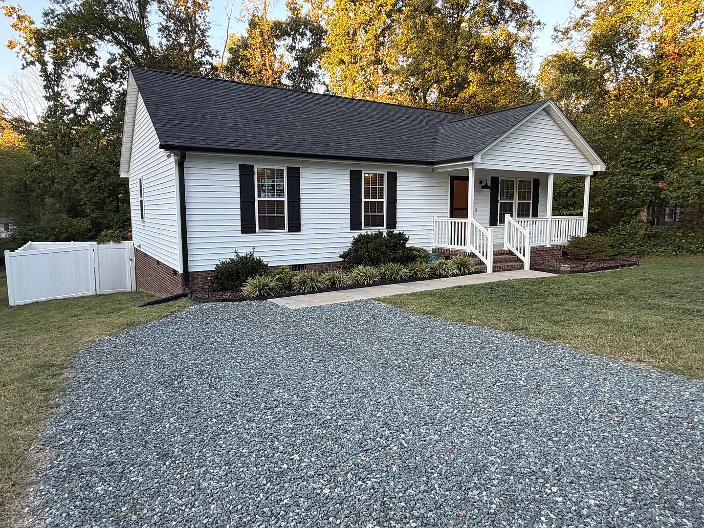 Amazing custom 3 bedroom 2 bath rental home in Gibsonville,NC — Photo 2