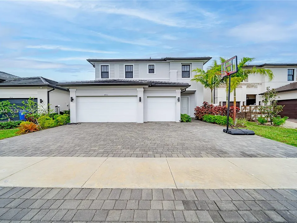 4416 SW 174th Ave