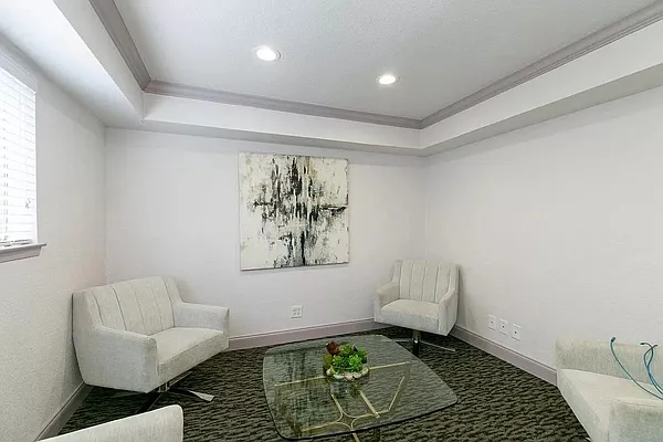 City Summit Apartments — Photo 9