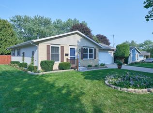 659 S 7th St, Dundee, IL 60118