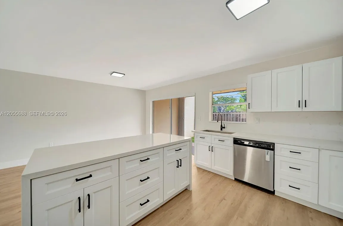 2 bed, 2.5 bath, 1346 sqft, $2,750 — Photo 2