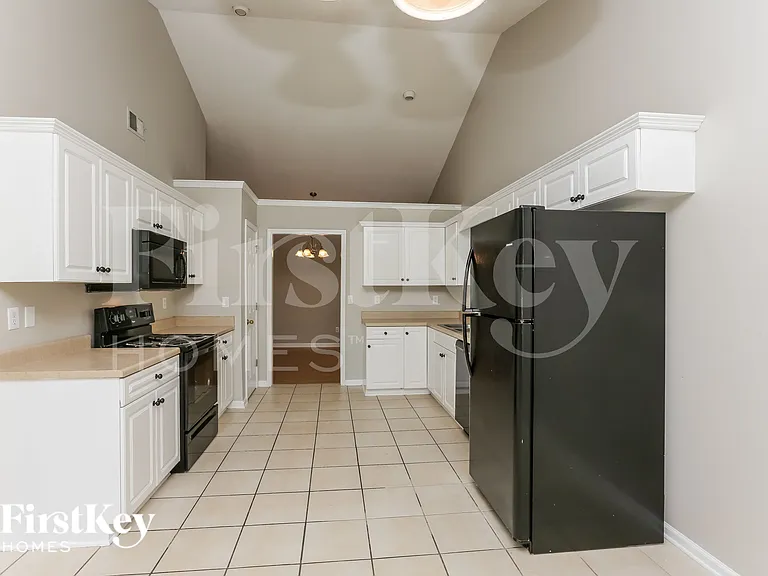 200 Summer Hill Dr — Photo 8