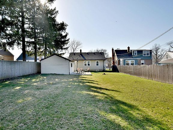 4th image of 559 S Stewart Ave
