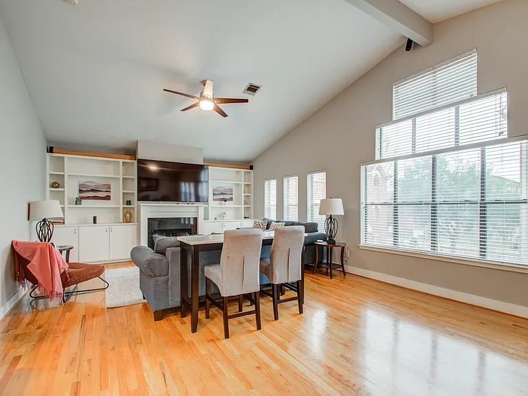 Riddlewood Ln — Photo 10