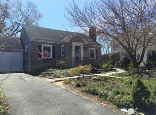 11 Colonial Ct, Fair Haven, NJ 07704
