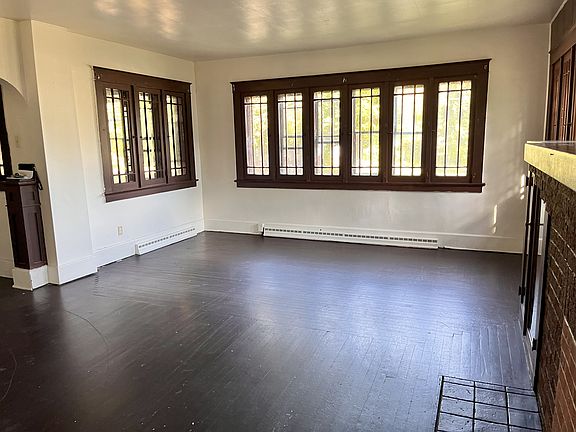 3rd image of 3110 Hudson Ave #1