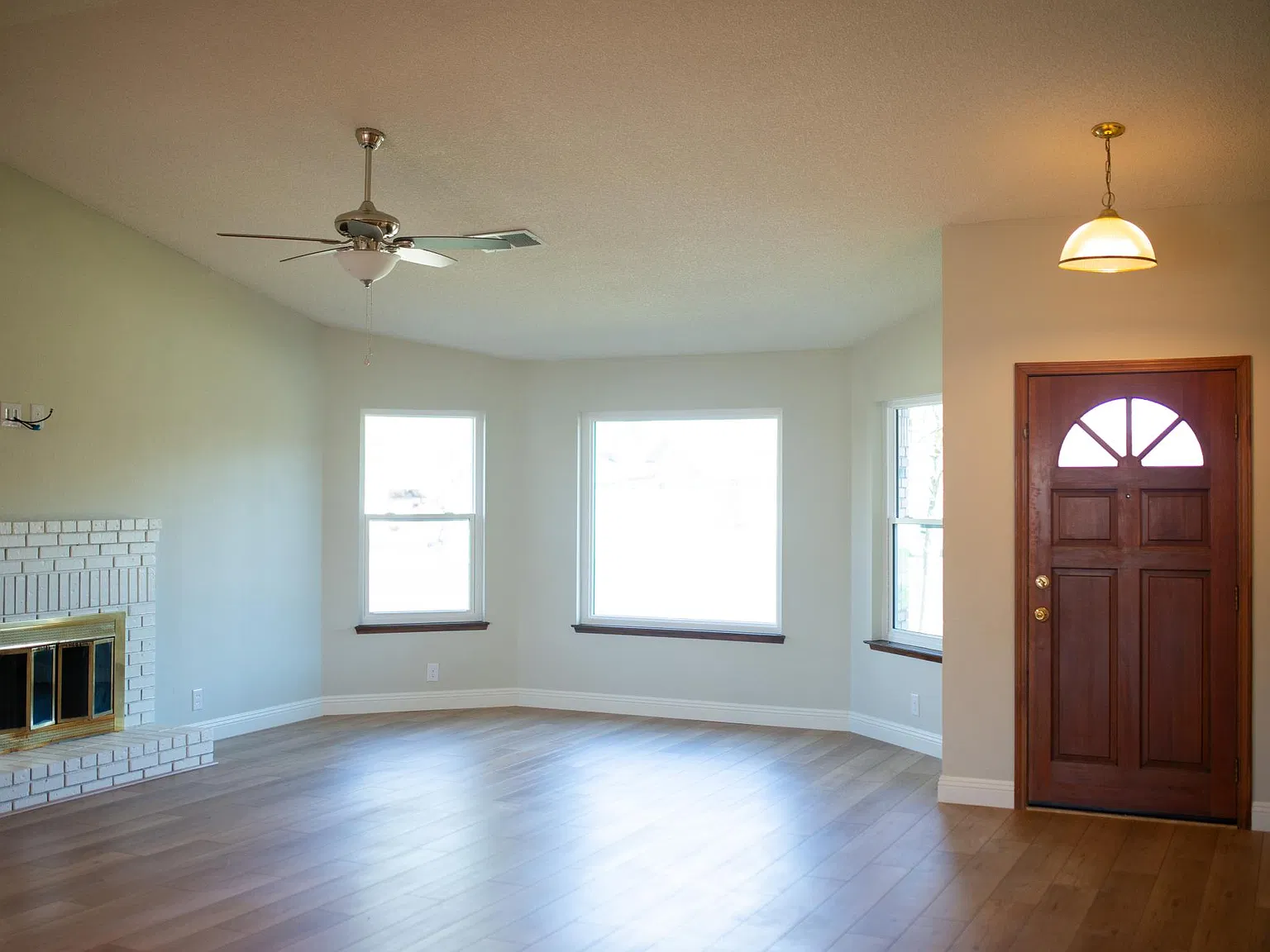 4 bed, 2118 sqft, $2,600 — Photo 3