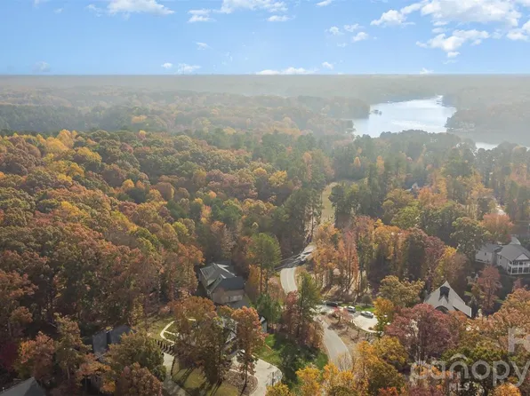 233 Greenbay Rd, Mooresville, NC 28117