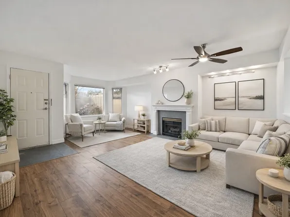 4811 53rd St #103, Delta, BC V4K 2Z3