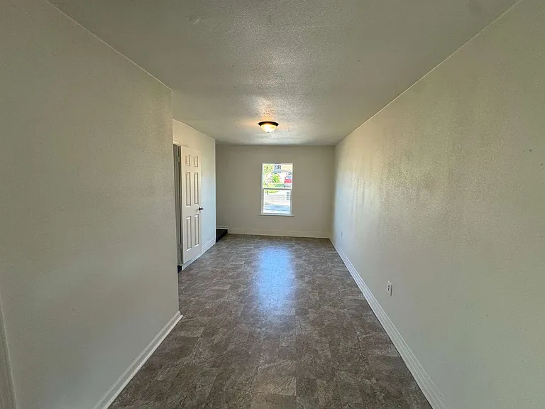 833 Michelle Dr — Photo 11