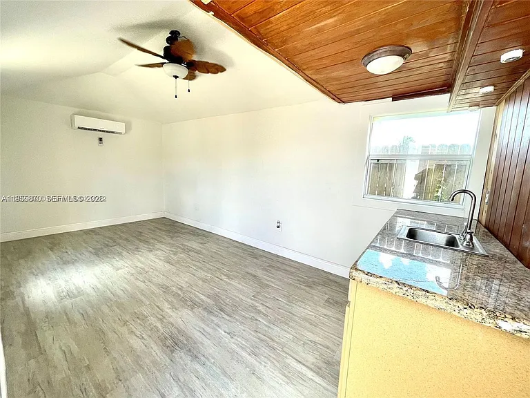 7150 Coolidge St — Photo 4
