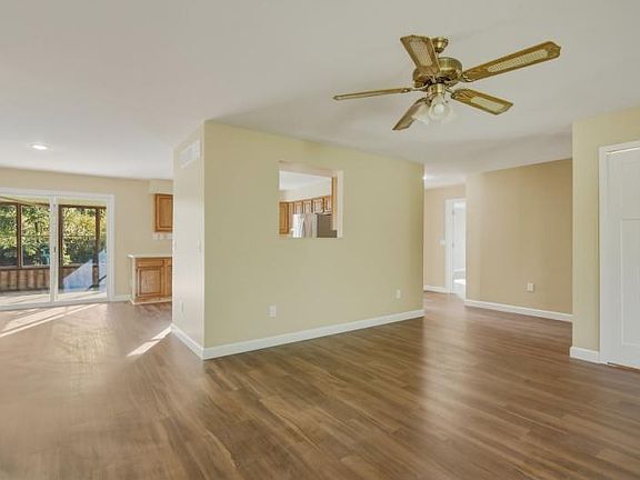 3rd image of 4304 Arnold Rd