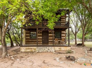 401 Clear Creek Ln, Fredericksburg, TX 78624