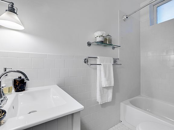 4th image of 57 Thompson St APT 3F