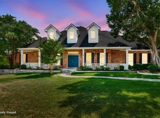 806 N Cobblestone Ct, Cedar Hill, TX 75104