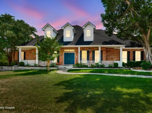 806 N Cobblestone Ct, Cedar Hill, TX 75104
